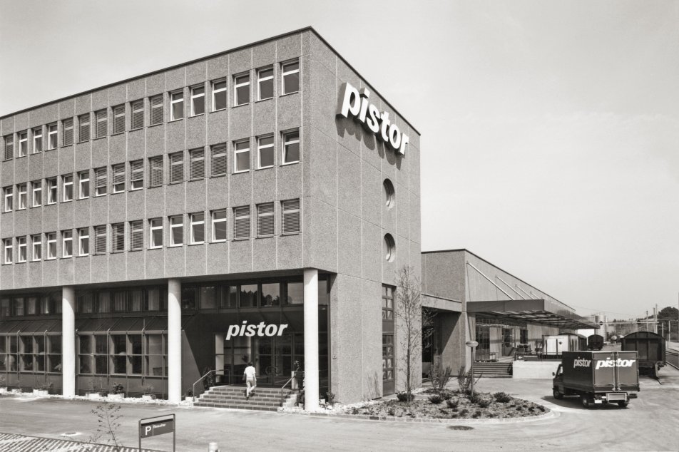 Eingang des neuen Pistor Verwaltungs- und Lagergebäudes, 1983.