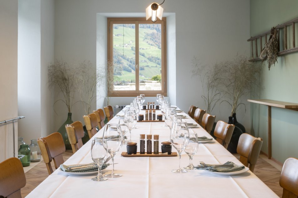 Eine_Heimat_fuer_die_Alpenküche_Tisch_1