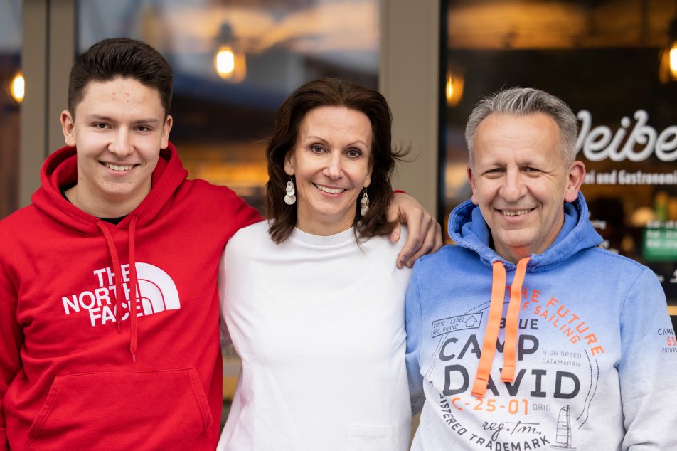 Mit Sohn Gerrit steht bei Mirjam und Hans Weibel die 6. Generation am Start.