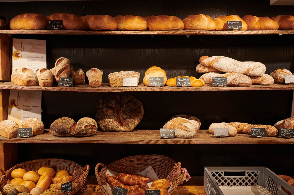 Brotauslage von Gut's Genuss, Bäckerei, Wursterei und Partyservice in Wolfenschiesen