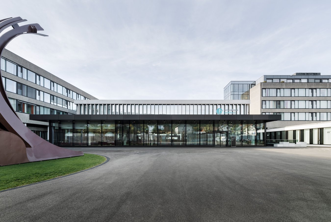 Spital Bellikon, Aussenansicht mit Bogen