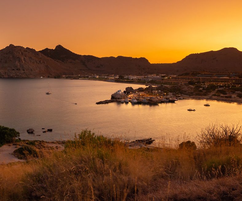 auf reisen rhodos insel im sonnenuntergang