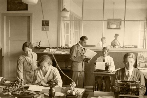 Mitarbeitende von Pistor an der Planung für Fabrik für Presshefe resp. Trockenhefe während zweitem Weltkrieg
