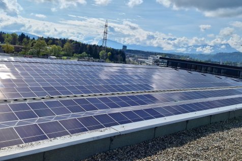 Solaranalge auf dem Dach