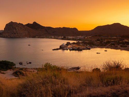 auf reisen rhodos insel im sonnenuntergang